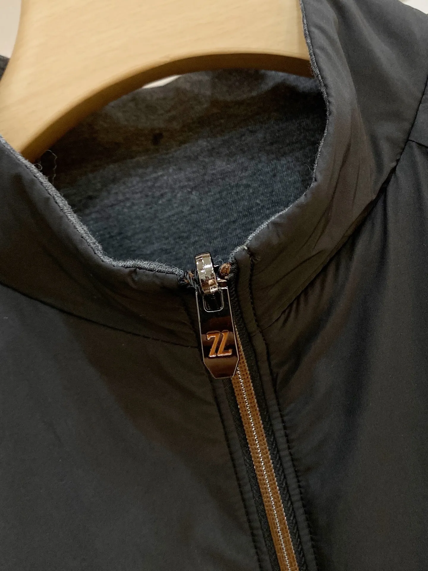 Zegna ：Classic ， ， H ， ， 。 ， ， 。 ： ， ， ， ； ， ， 。 ： ， ， ； ， 。 ， ， Premium ， 。 ： /Black/ /Cream White ， ， ， 。 Sizes：M-4XL
